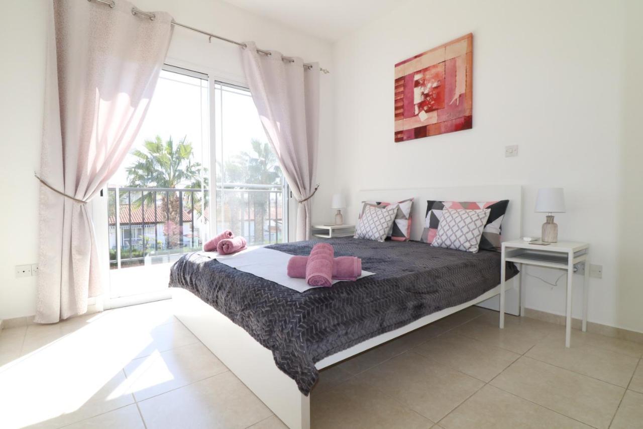 Cyking 2 Bed Apartment With Pool & 10 Min To Beach Paphos Exterior photo