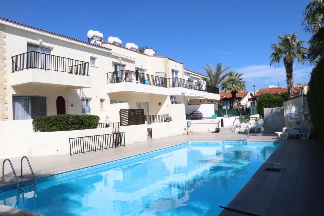 Cyking 2 Bed Apartment With Pool & 10 Min To Beach Paphos Exterior photo