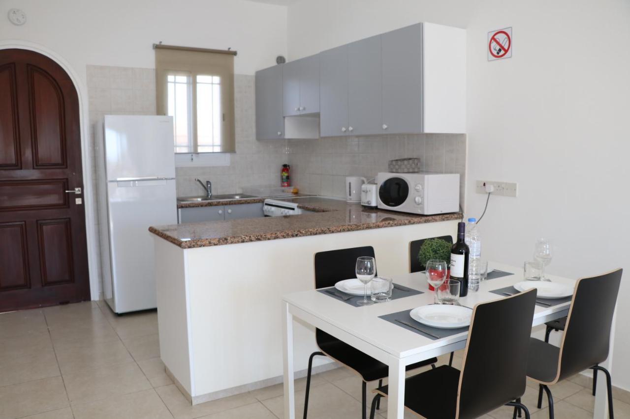 Cyking 2 Bed Apartment With Pool & 10 Min To Beach Paphos Exterior photo
